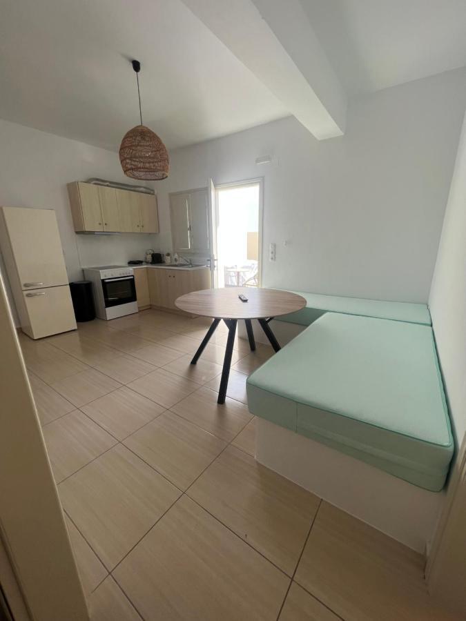 Blackrock Suites Karterados  Exterior foto