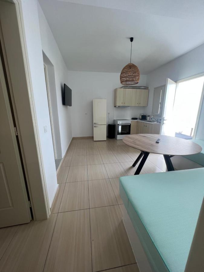 Blackrock Suites Karterados  Exterior foto
